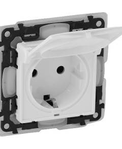Valena Life 2P+F csatlakozóaljzat biztonsági zsaluval, csapófedéllel, IP44 fehér