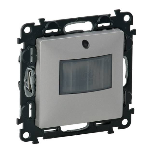 Valena Life mozgásérzékelős (PIR) kapcsoló, 0-2000 W (LED max. 500 W) , nulla (N 